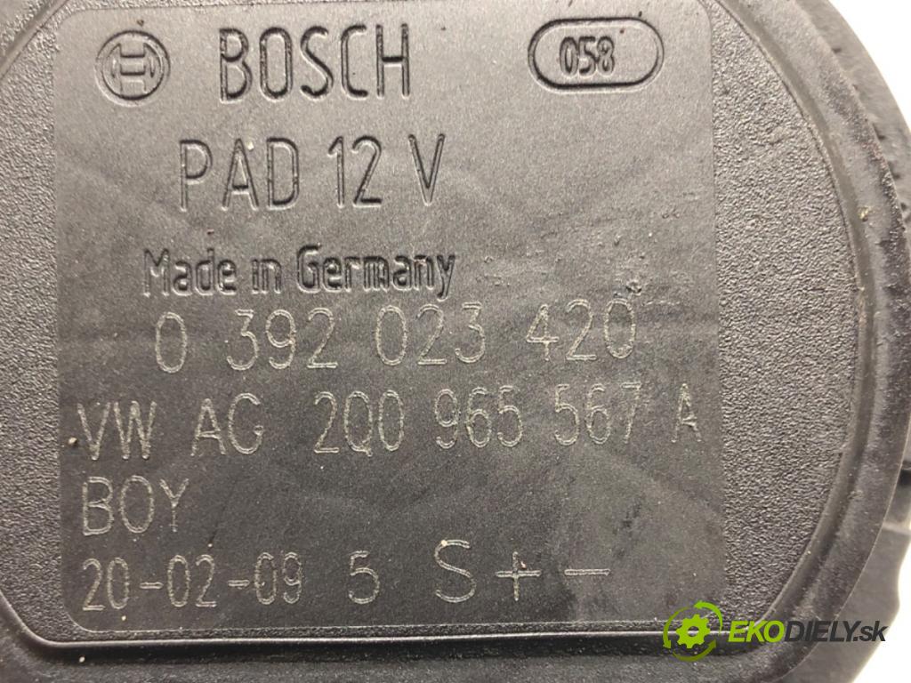 VW GOLF VII (5G1, BQ1, BE1, BE2) 2012 - 2022    1.6 TDI 85 kW [115 KM] olej napędowy 2016 - 2022  DALŠÍ: pumpa vody 2Q0965567A 0392023420 (Vodní pumpy)