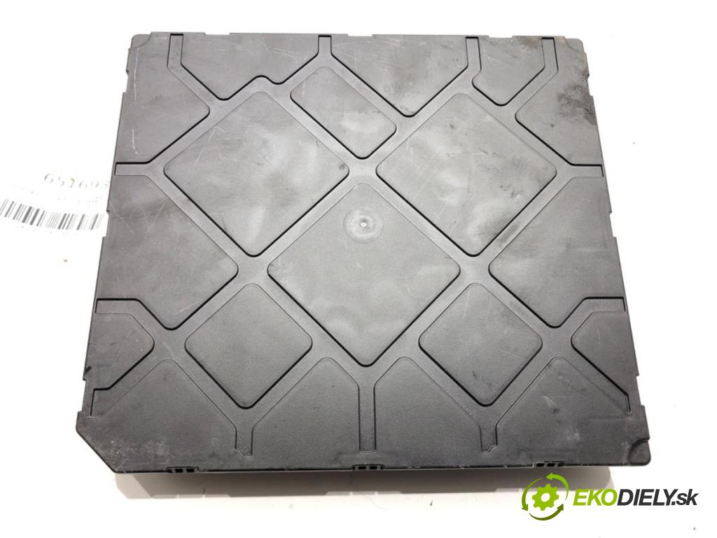 VW GOLF VII (5G1, BQ1, BE1, BE2) 2012 - 2022    1.6 TDI 85 kW [115 KM] olej napędowy 2016 - 2022  Modul BCM 5Q0937084DF (Ostatné)