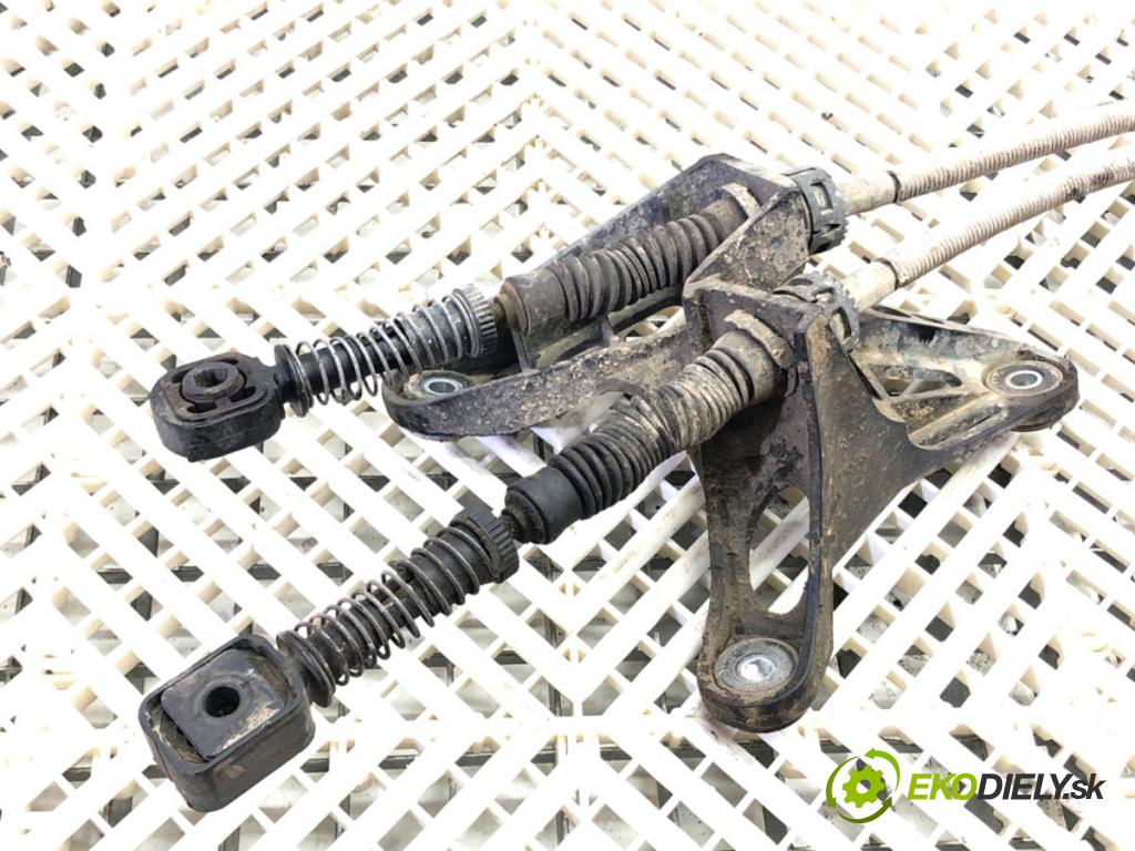 VW GOLF VII (5G1, BQ1, BE1, BE2) 2012 - 2022    1.6 TDI 85 kW [115 KM] olej napędowy 2016 - 2022  Kulisa 5Q0711049BK (Rýchlostné páky / kulisy)