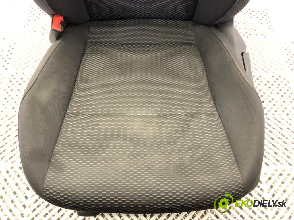 VW GOLF VII (5G1, BQ1, BE1, BE2) 2012 - 2022    1.6 TDI 85 kW [115 KM] olej napędowy 2016 - 2022  Sedadlo ľavy predný