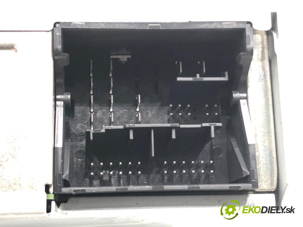 VW GOLF VII (5G1, BQ1, BE1, BE2) 2012 - 2022    1.6 TDI 85 kW [115 KM] olej napędowy 2016 - 2022  čítač navigácie 3Q0035819C (Ostatné)