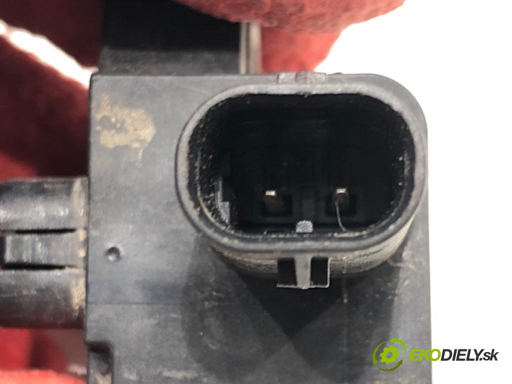 VW GOLF VII (5G1, BQ1, BE1, BE2) 2012 - 2022    1.6 TDI 85 kW [115 KM] olej napędowy 2016 - 2022  Snímač nárazu 5Q0959651B (Snímače nárazu)