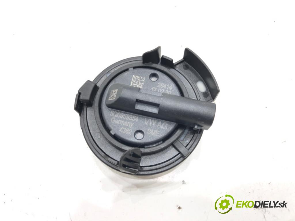 VW GOLF VII (5G1, BQ1, BE1, BE2) 2012 - 2022    1.6 TDI 85 kW [115 KM] olej napędowy 2016 - 2022  Snímač nárazu 5Q0959354 (Snímače nárazu)