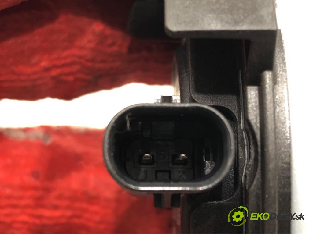 VW GOLF VII (5G1, BQ1, BE1, BE2) 2012 - 2022    1.6 TDI 85 kW [115 KM] olej napędowy 2016 - 2022  Snímač nárazu 5Q0959354 (Snímače nárazu)