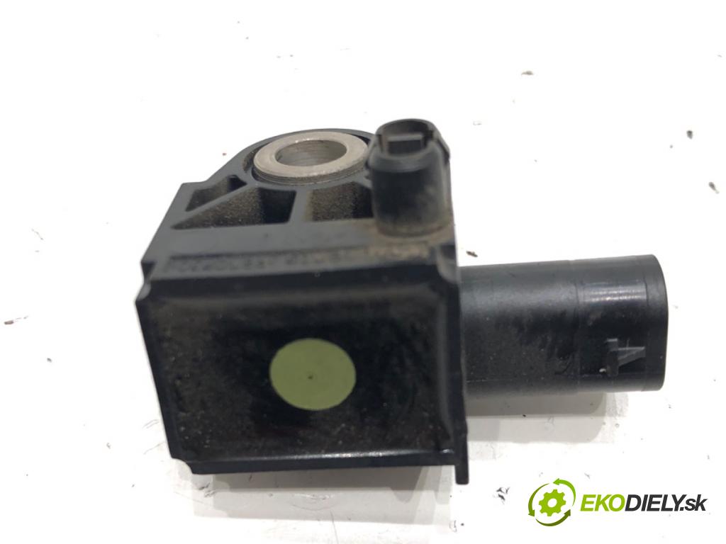 VW GOLF VII (5G1, BQ1, BE1, BE2) 2012 - 2022    1.6 TDI 85 kW [115 KM] olej napędowy 2016 - 2022  Snímač nárazu 5Q0959651B (Snímače nárazu)