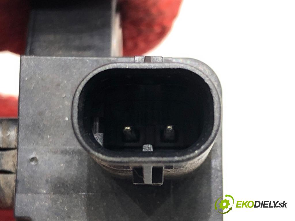 VW GOLF VII (5G1, BQ1, BE1, BE2) 2012 - 2022    1.6 TDI 85 kW [115 KM] olej napędowy 2016 - 2022  Snímač nárazu 5Q0959651B (Snímače nárazu)