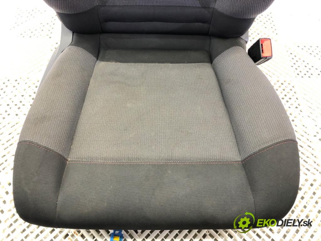 CITROEN C4 CACTUS 2014 - 2022    1.2 THP 110 81 kW [110 KM] benzyna 2014 - 2022  Sedadlo pravy predný