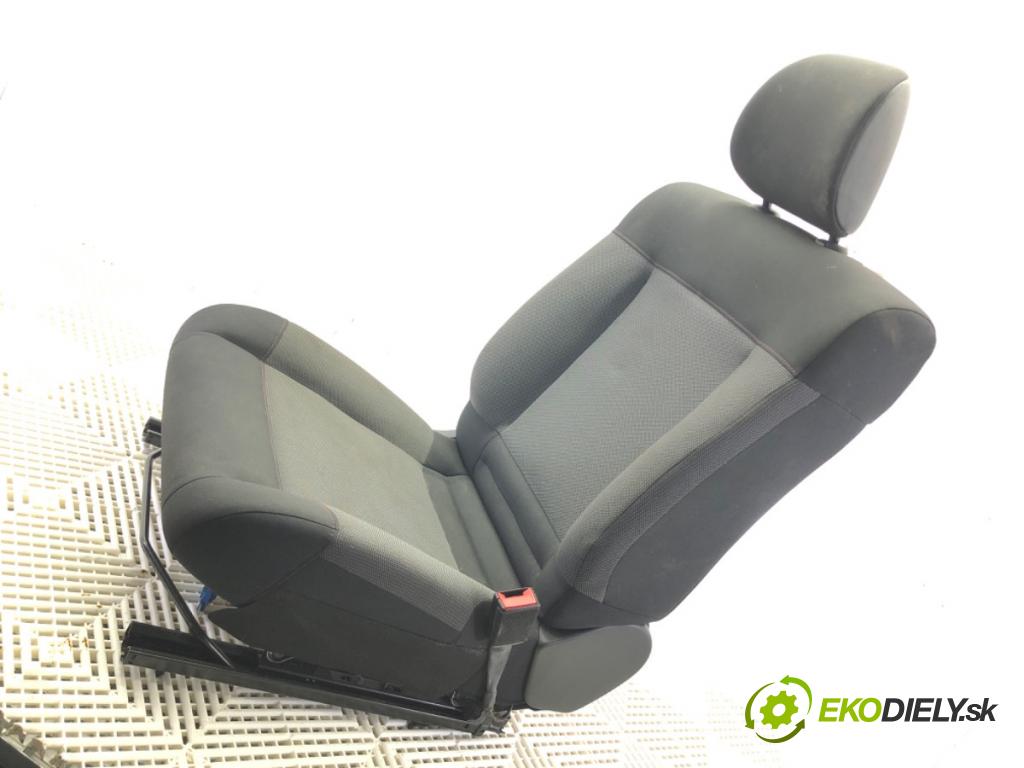 CITROEN C4 CACTUS 2014 - 2022    1.2 THP 110 81 kW [110 KM] benzyna 2014 - 2022  Sedadlo pravy predný