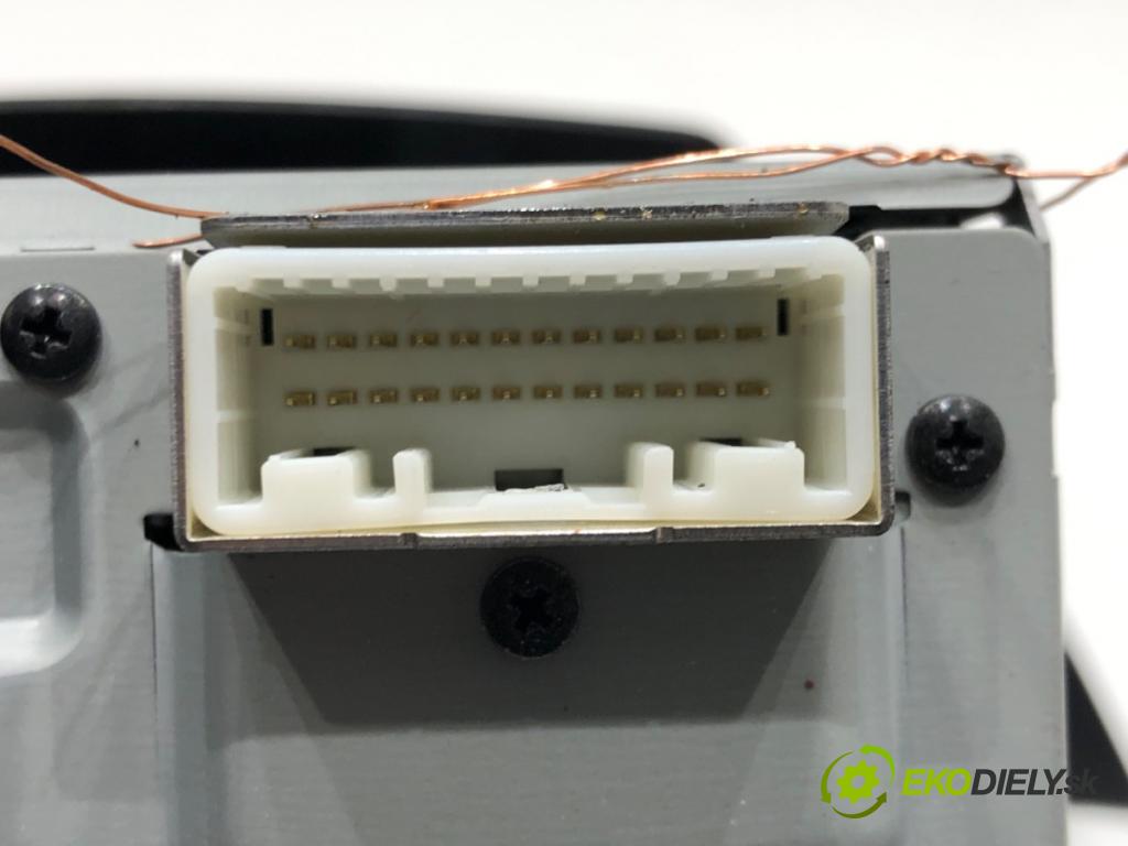 RENAULT LAGUNA III Grandtour (KT0/1) 2007 - 2015    2.0 dCi GT (KT11, KT1E, KT1N) 131 kW [178 KM] olej napędowy 2008 - 2015  RADIO 281150017R (Audio zariadenia)