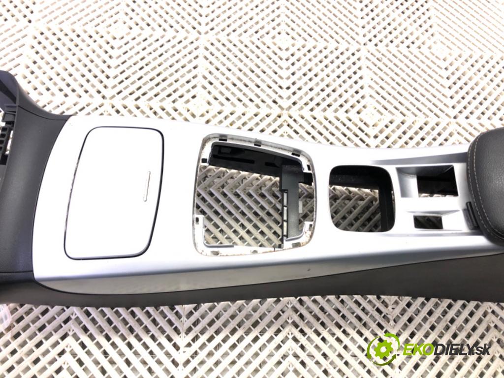 RENAULT LAGUNA III Grandtour (KT0/1) 2007 - 2015    2.0 dCi GT (KT11, KT1E, KT1N) 131 kW [178 KM] olej napędowy 2008 - 2015  Tunel stredový  (Stredový tunel / panel)