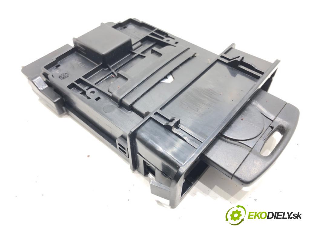 RENAULT LAGUNA III Grandtour (KT0/1) 2007 - 2015    2.0 dCi GT (KT11, KT1E, KT1N) 131 kW [178 KM] olej napędowy 2008 - 2015  spinačka A2C53217096 (Spínacie skrinky a kľúče)