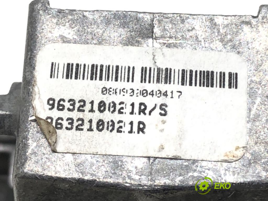 RENAULT LAGUNA III Grandtour (KT0/1) 2007 - 2015    2.0 dCi GT (KT11, KT1E, KT1N) 131 kW [178 KM] olej napędowy 2008 - 2015  zpětné zrcátko vnitřní 963210021 (Světla vnitřní)