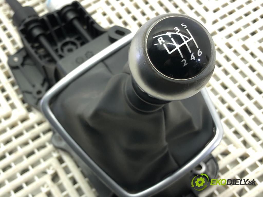 RENAULT LAGUNA III Grandtour (KT0/1) 2007 - 2015    2.0 dCi GT (KT11, KT1E, KT1N) 131 kW [178 KM] olej napędowy 2008 - 2015  Kulisa 8200743573F (Rýchlostné páky / kulisy)