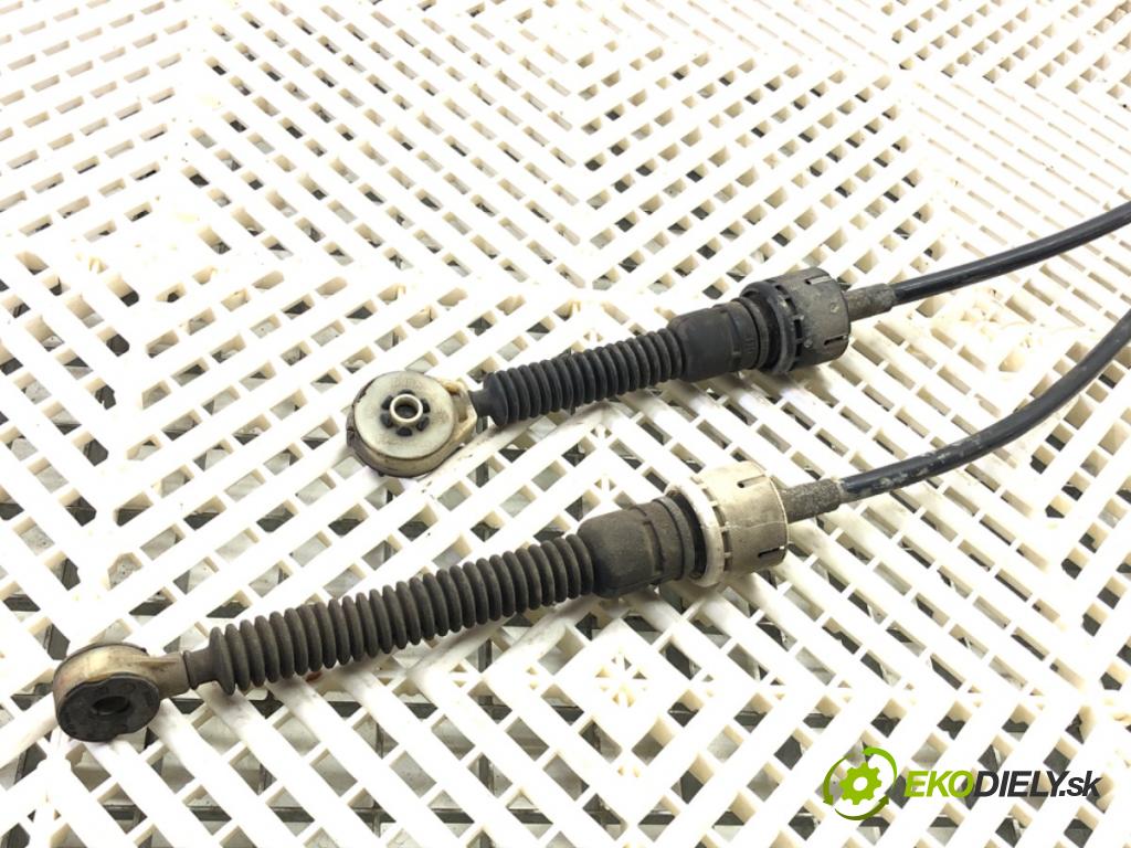 RENAULT LAGUNA III Grandtour (KT0/1) 2007 - 2015    2.0 dCi GT (KT11, KT1E, KT1N) 131 kW [178 KM] olej napędowy 2008 - 2015  Kulisa 8200743573F (Rýchlostné páky / kulisy)