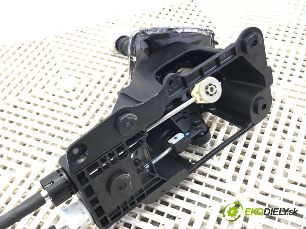 RENAULT LAGUNA III Grandtour (KT0/1) 2007 - 2015    2.0 dCi GT (KT11, KT1E, KT1N) 131 kW [178 KM] olej napędowy 2008 - 2015  Kulisa 8200743573F (Rýchlostné páky / kulisy)