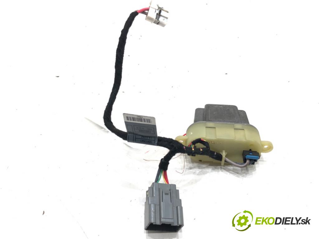 RENAULT LAGUNA III Grandtour (KT0/1) 2007 - 2015    2.0 dCi GT (KT11, KT1E, KT1N) 131 kW [178 KM] olej napędowy 2008 - 2015  odpor rezistor topení vzduchu 52419741 (Odpory topení)