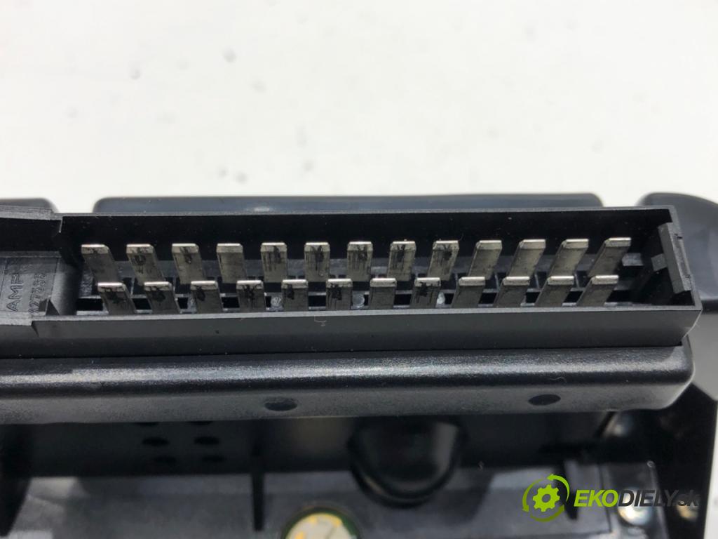 SAAB 9-5 sedan 2002 110 kW 2.0 t 1985 Dislpej 12806121 (Prístrojová doska)