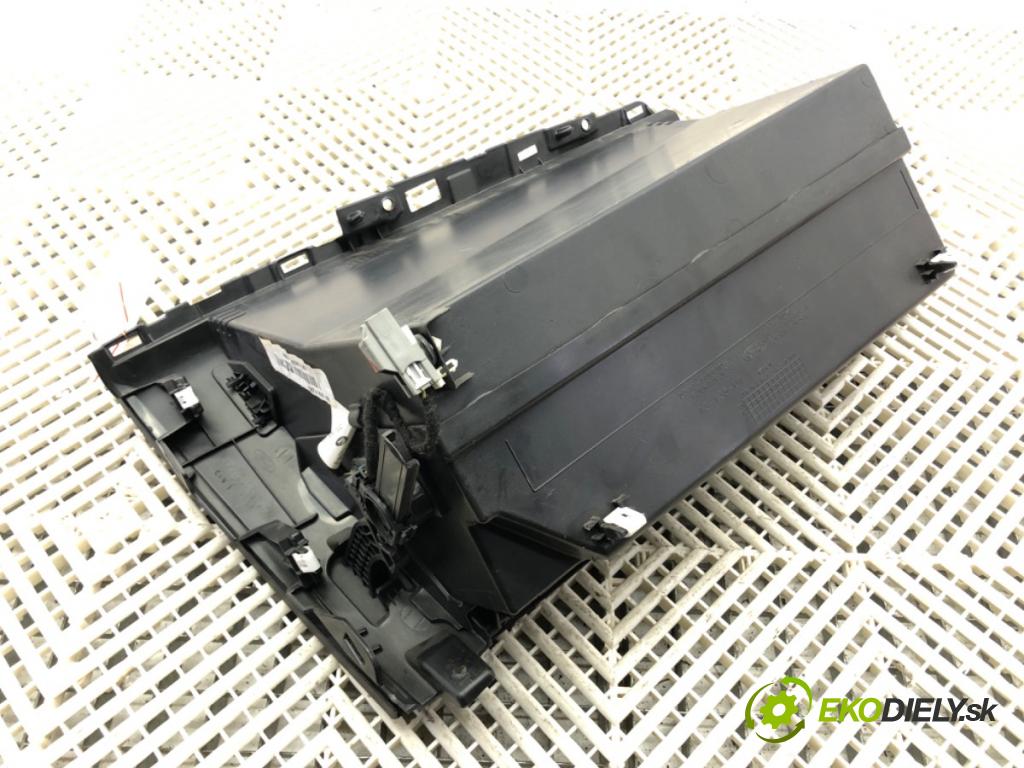 FORD MONDEO V sedan (CD) 2012 - 2022    2.0 Hybrid 103 kW [140 KM] Hybryda silnik benzynowy / elektryczny 2014 - 2022  Priehradka, kastlík spolujazdca DS73-F06010-A/B (Priehradky, kastlíky)