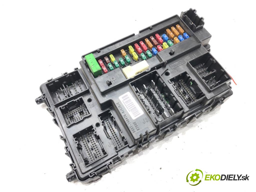 FORD MONDEO V sedan (CD) 2012 - 2022    2.0 Hybrid 103 kW [140 KM] Hybryda silnik benzynowy / elektryczny 2014 - 2022  skříňka poistková DG9T-15604-CL (Pojistkové skříňky)