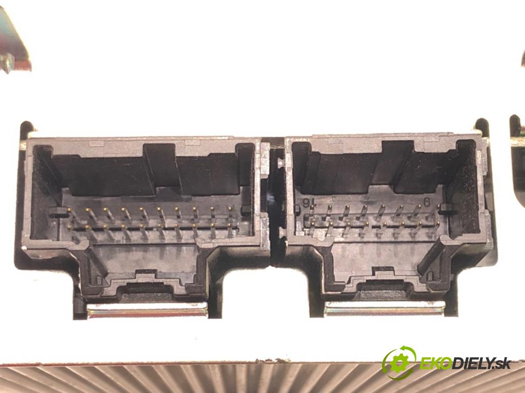 FORD MONDEO V sedan (CD) 2012 - 2022    2.0 Hybrid 103 kW [140 KM] Hybryda silnik benzynowy / elektryczny 2014 - 2022  Zosilňovač DS7T-14F509-CG (Zosilňovače)