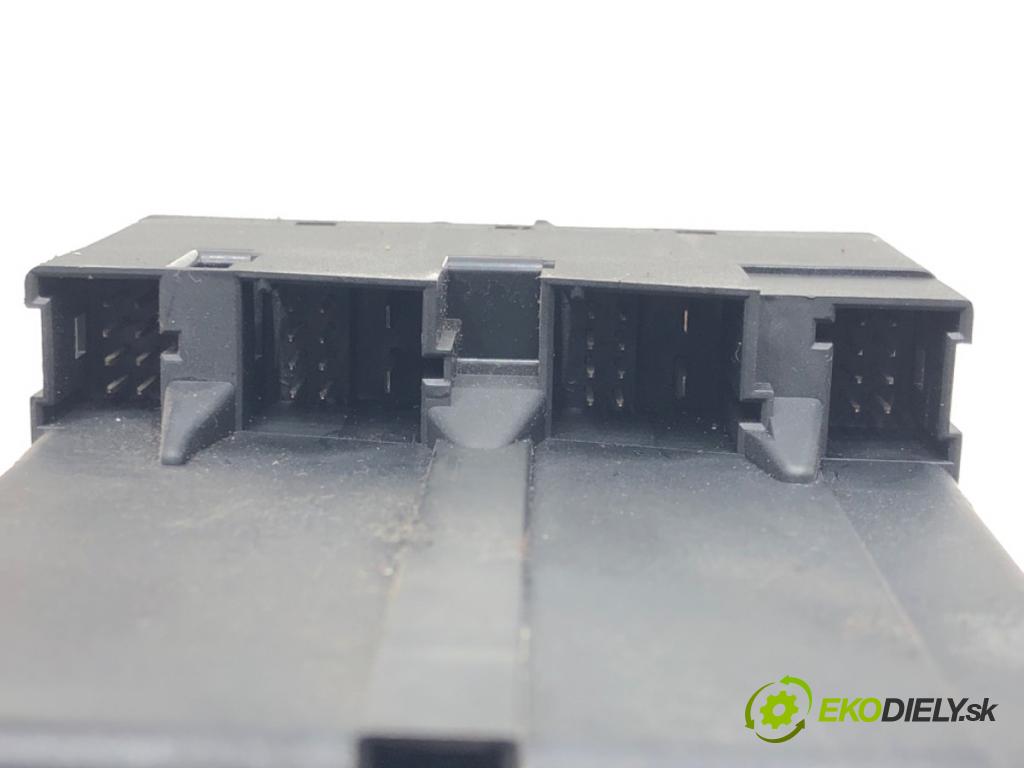 MERCEDES-BENZ VITO Autobus (W639) 2003 - 2022    111 CDI (639.701, 639.703, 639.705) 80 kW [109 KM] olej napędowy 2003 - 2022  spinačka 6395450108 (Spínacie skrinky a kľúče)