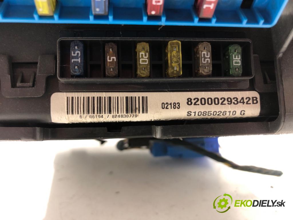 RENAULT SCÉNIC I nadwozie wielkoprzestrzenne (MPV) (JA0/1_, FA0_) 1999 - 2010    1.8 16V (JA12, JA1R, JA1M, JA1A) 85 kW [115 KM] benzyna 2001 - 2003  modul BSI 8200029342B (Pojistkové skříňky)