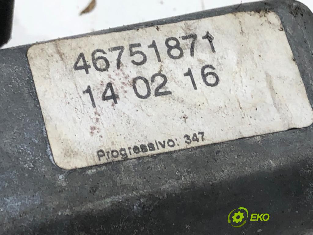 ALFA ROMEO 147 (937_) 2000 - 2010    2.0 16V T.SPARK (937.AXA1, 937.AXC1, 937.BXC1) 110 kW [150 KM] benzyna 2001 - 2010  mechanismus okna levý přední část 46751871