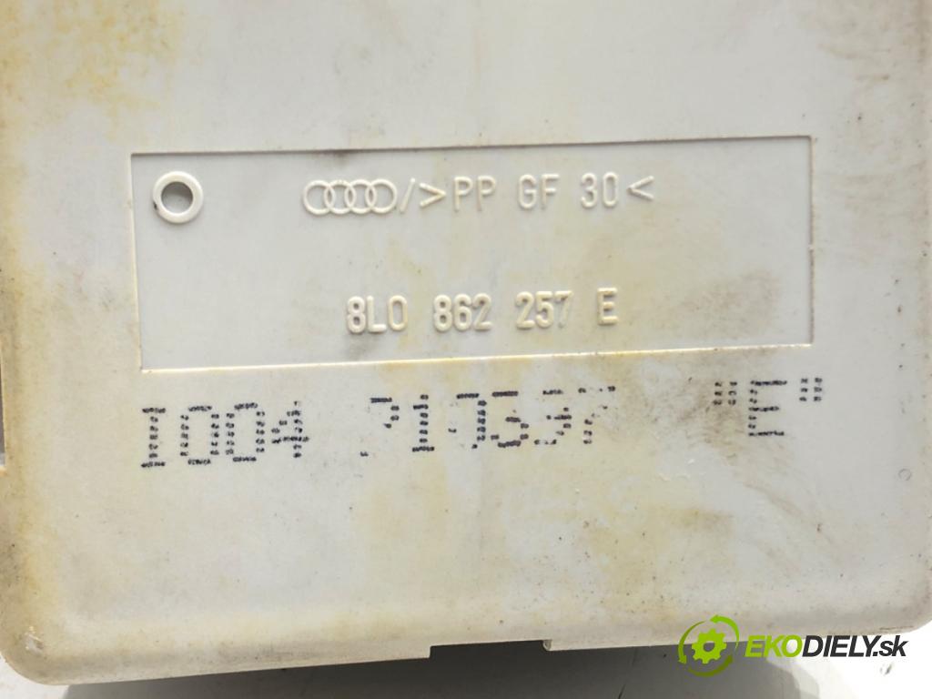 AUDI A4 B5 (8D2) 1994 - 2001    1.8 92 kW [125 KM] benzyna 1994 - 2000  pumpa centrálneho zámku 8L0862257E (Riadiace jednotky centrálneho zámku)
