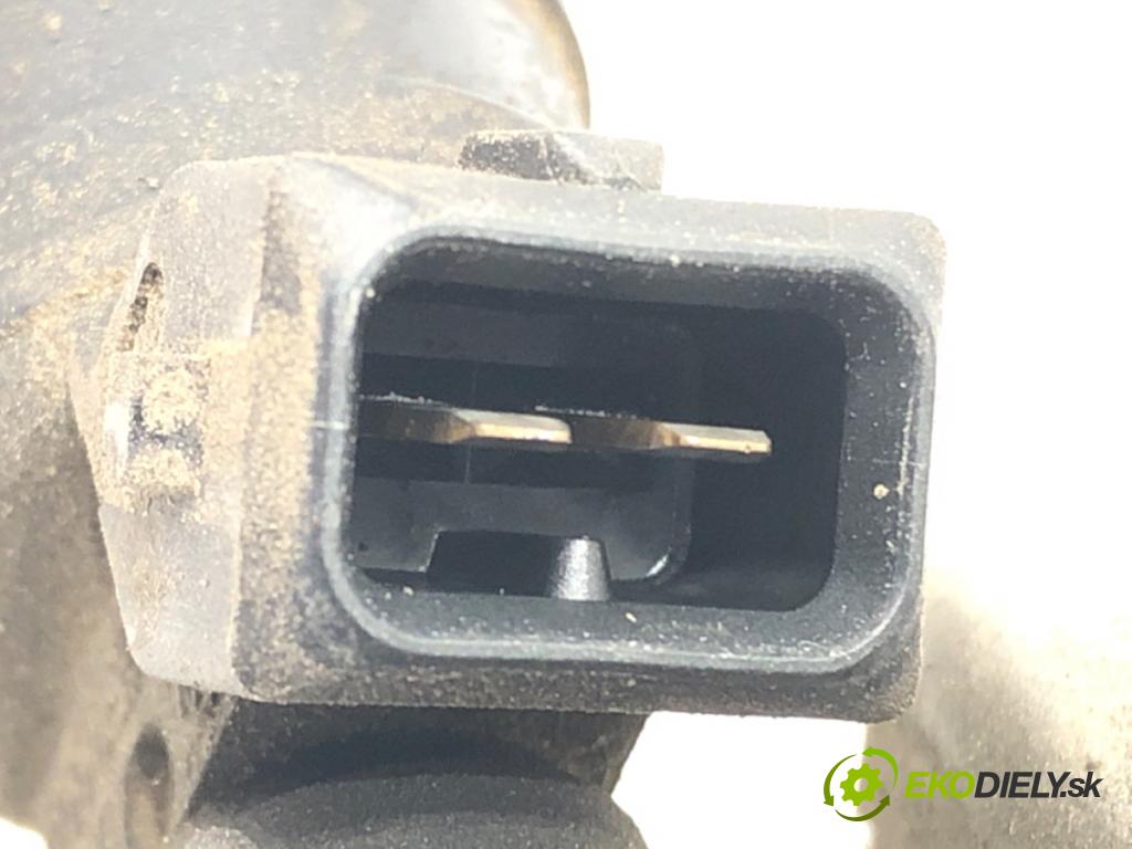 AUDI A4 B5 (8D2) 1994 - 2001    1.8 92 kW [125 KM] benzyna 1994 - 2000  Lišta vstrekovacia 058133681 (Vstrekovacie lišty)