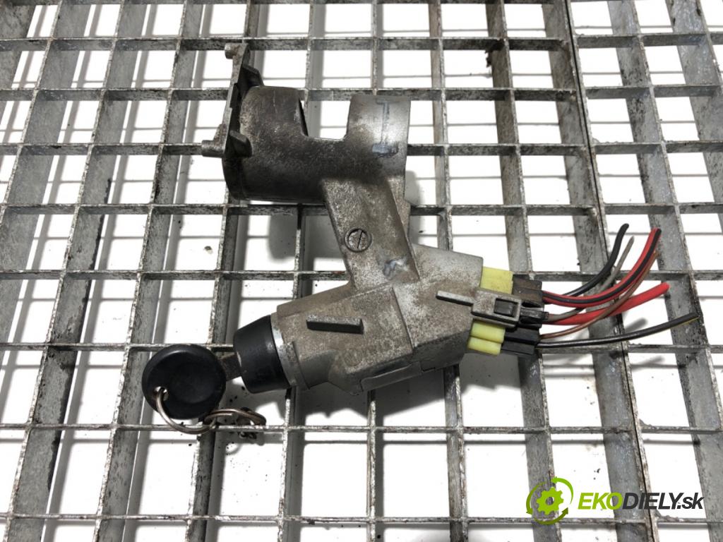 VW TRANSPORTER IV Autobus (70B, 70C, 7DB, 7DK, 70J, 70K, 7DC, 7 1990 - 2004    1.9 TD 50 kW [68 KM] olej napędowy 1992 - 2003  spinačka 701905851 (Spínacie skrinky a kľúče)