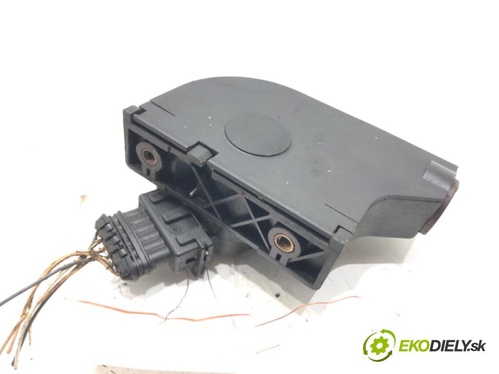 RENAULT SCÉNIC I nadwozie wielkoprzestrzenne (MPV) (JA0/1_, FA0_) 1999 - 2010    1.8 16V (JA12, JA1R, JA1M, JA1A) 85 kW [115 KM] benzyna 2001 - 2003  Potenciometer plynu 7700431918 (Pedále)