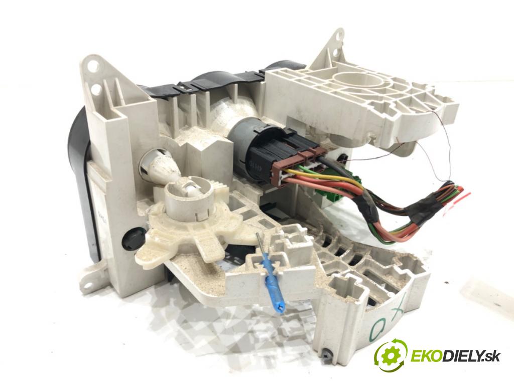 SUZUKI IGNIS II (MH) 2003 - 2022    1.3 (RM413) 69 kW [94 KM] benzyna 2003 - 2022  Panel ovládania kúrenia  (Prepínače, spínače, tlačidlá a ovládače kúrenia)