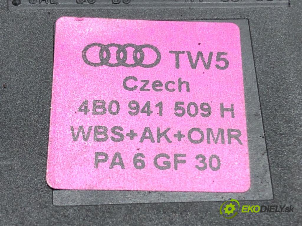 AUDI A6 C5 (4B2) 1997 - 2005    1.8 92 kW [125 KM] benzyna 1997 - 2005  Spínač svetiel výstražných (núdzových) 4B0941509H (Prepínače, spínače, tlačidlá a ovládače kúrenia)