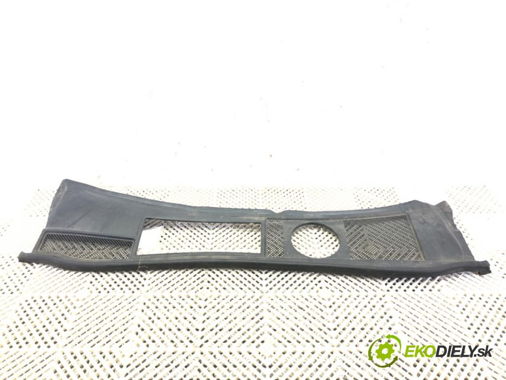 AUDI A6 C5 (4B2) 1997 - 2005    1.8 92 kW [125 KM] benzyna 1997 - 2005  Torpédo, plast pod čelné okno 4B1819417B (Torpéda)