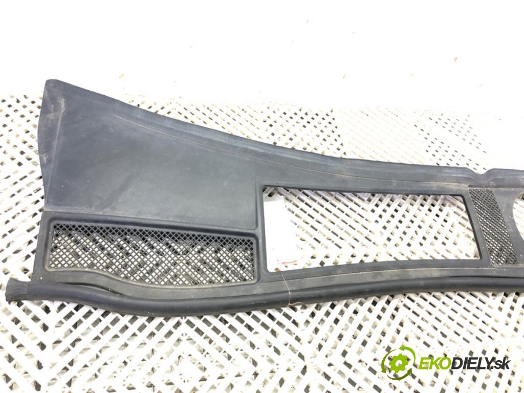 AUDI A6 C5 (4B2) 1997 - 2005    1.8 92 kW [125 KM] benzyna 1997 - 2005  Torpédo, plast pod čelné okno 4B1819417B (Torpéda)