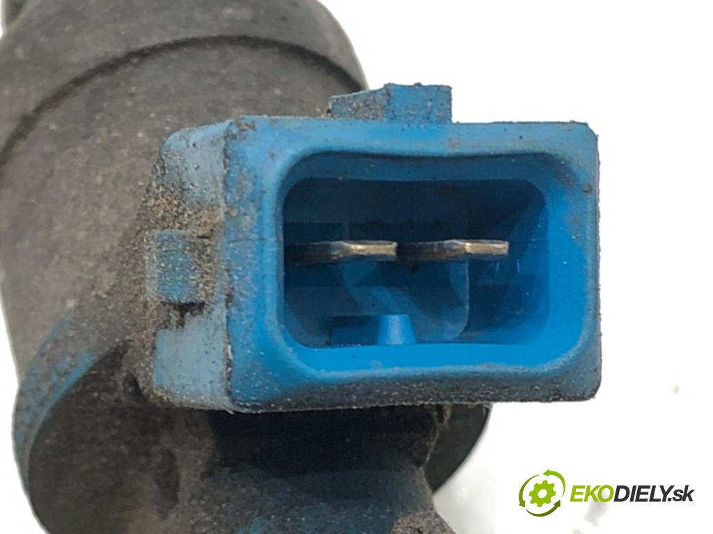 AUDI A6 C5 (4B2) 1997 - 2005    1.8 92 kW [125 KM] benzyna 1997 - 2005  Lišta vstrekovacia 058133551F (Vstrekovacie lišty)