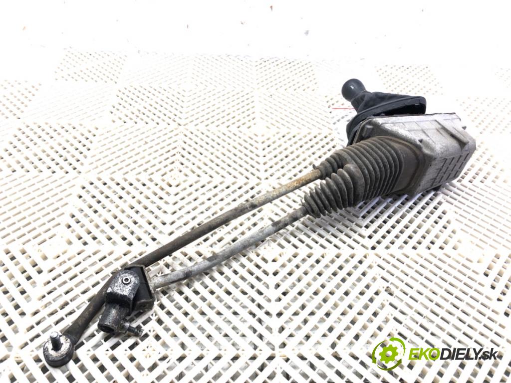 AUDI A6 C5 (4B2) 1997 - 2005    1.8 92 kW [125 KM] benzyna 1997 - 2005  Kulisa 4B0711025 (Rýchlostné páky / kulisy)