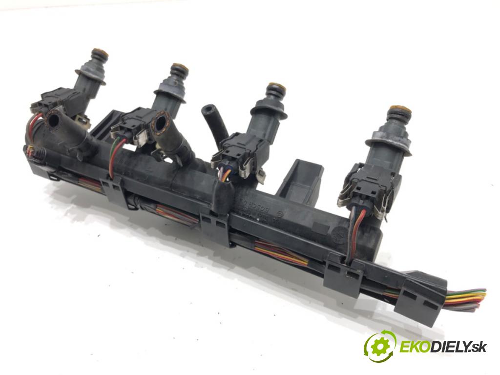 VW LUPO I (6X1, 6E1) 1998 - 2005    1.0 37 kW [50 KM] benzyna 1998 - 2005  Lišta vstrekovacia 0280151071 (Vstrekovacie lišty)