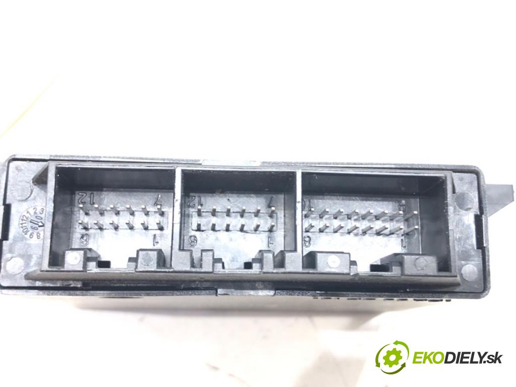 AUDI A4 B8 Avant (8K5) 2007 - 2015    1.8 TFSI 118 kW [160 KM] benzyna 2007 - 2012  Modul PDC 8K0919475H (Ostatné)