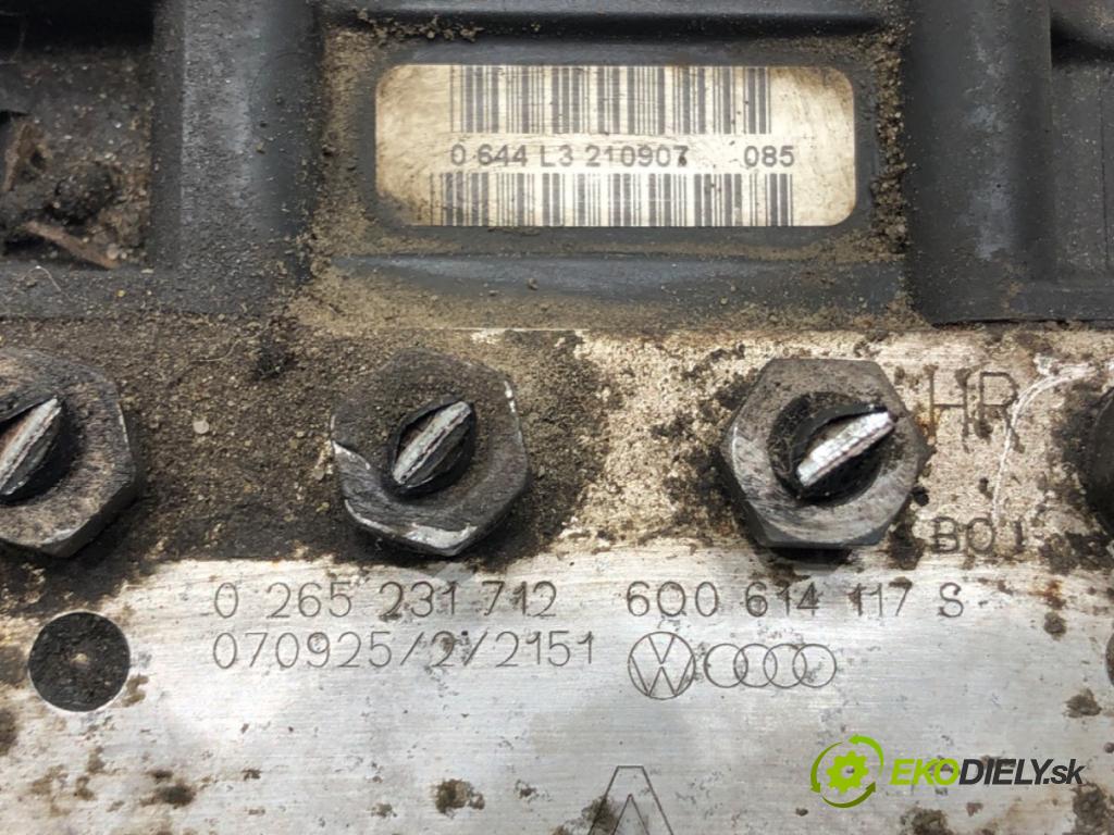 SKODA FABIA I Combi (6Y5) 2000 - 2007    1.4 16V 59 kW [80 KM] benzyna 2006 - 2007  Pumpa ABS 6Q0614117S (Pumpy ABS)