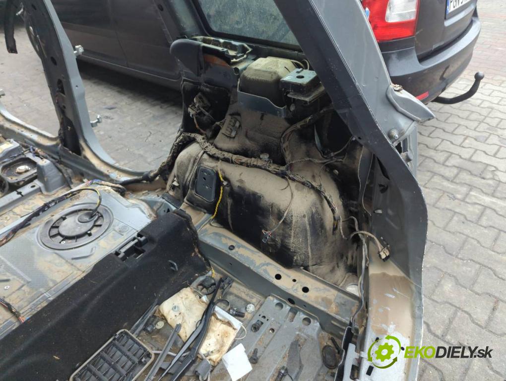 MINI MINI COUNTRYMAN (F60) 2016 - 2022    Cooper 100 kW [136 KM] benzyna 2016 - 2022  KAROSERIA ČTVRŤÁK blatník zadní část levý pravý POŠTY: prahy střecha