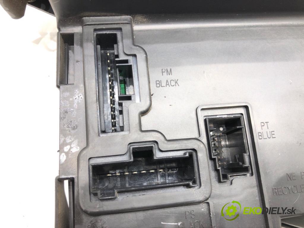 FIAT PANDA (169_) 2003 - 2022    1.1 (169.AXA1A) 40 kW [54 KM] benzyna 2003 - 2022  modul BSI 51740048 (Pojistkové skříňky)