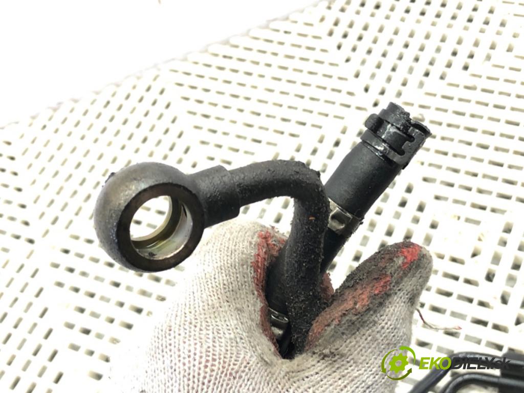 AUDI A4 B5 (8D2) 1994 - 2001    1.8 92 kW [125 KM] benzyna 1994 - 2000  hadica servočerpadlo  (Rúrky, hadice servočerpadla)