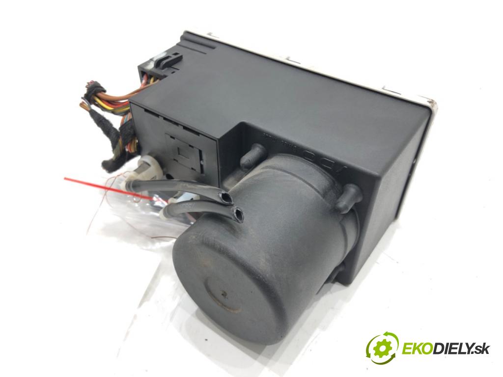 AUDI A4 B5 (8D2) 1994 - 2001    1.8 92 kW [125 KM] benzyna 1994 - 2000  pumpa centrálneho zámku 8D0862257C (Riadiace jednotky centrálneho zámku)