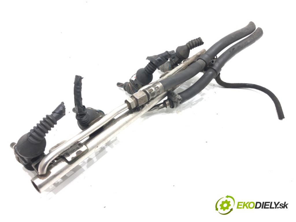 AUDI A4 B5 (8D2) 1994 - 2001    1.8 92 kW [125 KM] benzyna 1994 - 2000  Lišta vstrekovacia 058133551F (Vstrekovacie lišty)