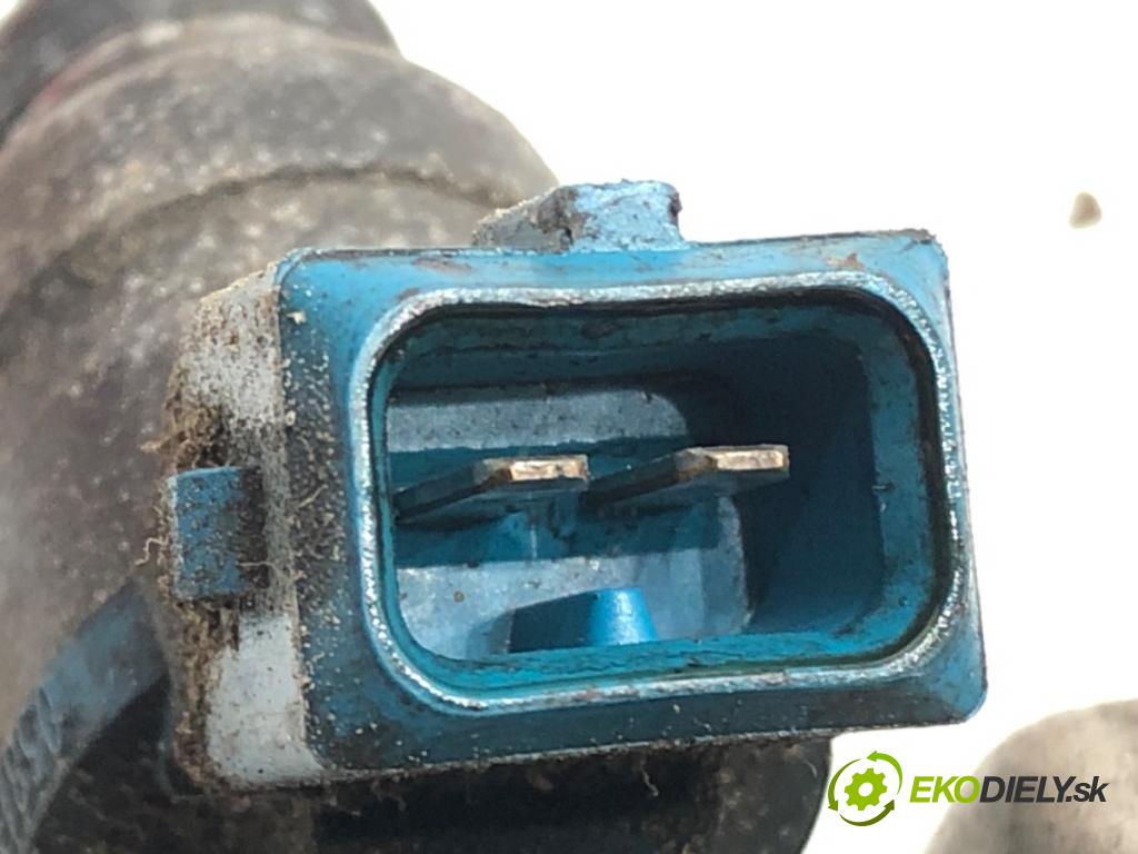 AUDI A4 B5 (8D2) 1994 - 2001    1.8 92 kW [125 KM] benzyna 1994 - 2000  Lišta vstrekovacia 058133551F (Vstrekovacie lišty)