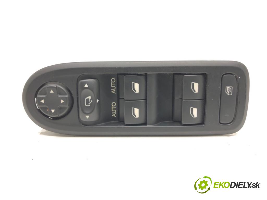 CITROEN C3 II (SC_) 2009 - 2022    1.0 VTi 68 50 kW [68 KM] benzyna 2012 - 2022  Prepínač okien 96652236XT (Prepínače, spínače, tlačidlá a ovládače kúrenia)