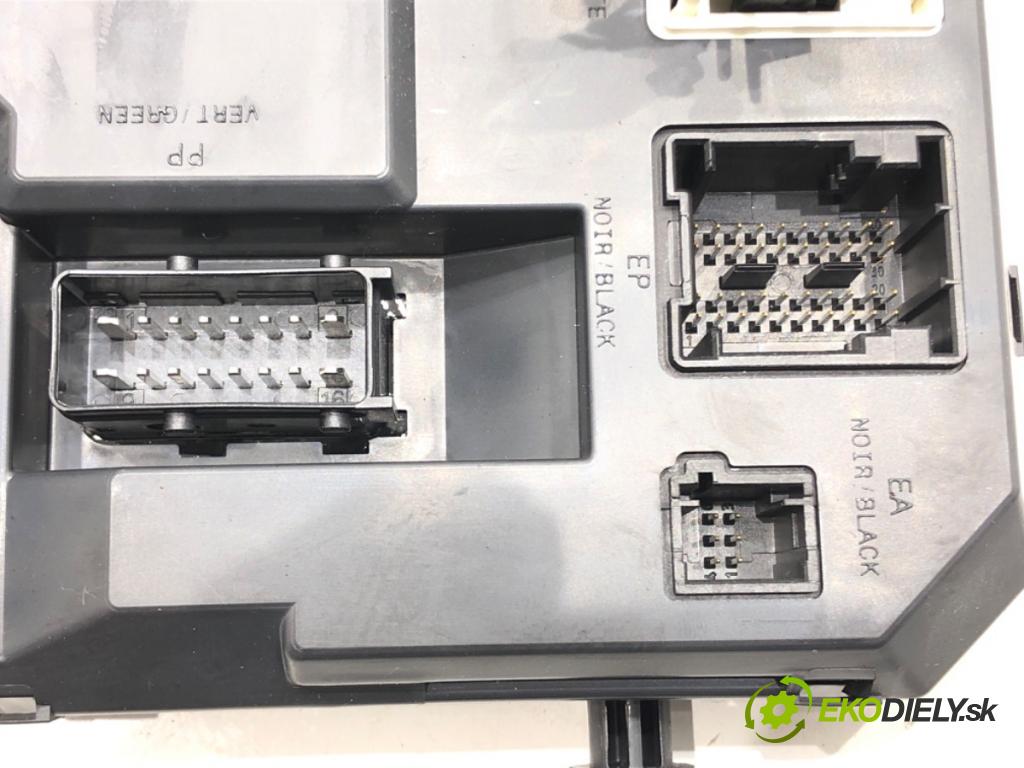 CITROEN C3 II (SC_) 2009 - 2022    1.0 VTi 68 50 kW [68 KM] benzyna 2012 - 2022  modul BSI 9666952080 (Pojistkové skříňky)