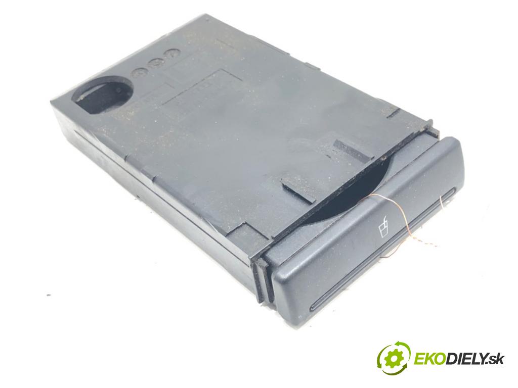 AUDI A4 B5 (8D2) 1994 - 2001    1.8 92 kW [125 KM] benzyna 1994 - 2000  Držiak na nápoje 8D0862534A (Úchyty, držiaky na nápoje)