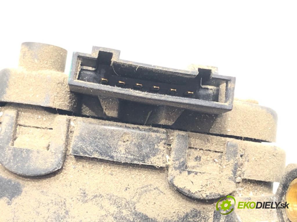 AUDI A4 B5 (8D2) 1994 - 2001    1.8 92 kW [125 KM] benzyna 1994 - 2000  Potenciometer plynu 8D1723523H (Pedále)